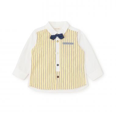 蝶ネクタイつきシャツ