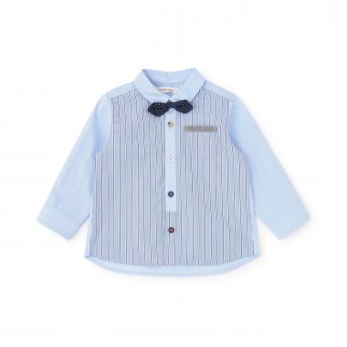 蝶ネクタイつきシャツ