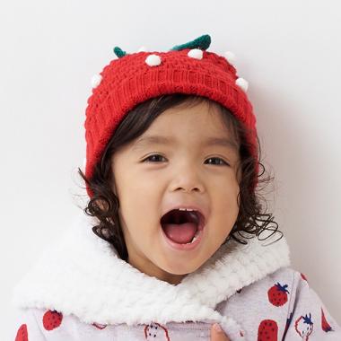 いちごニット帽子