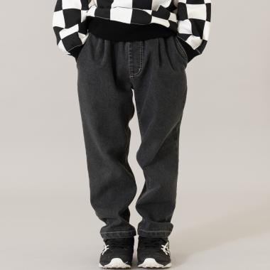 デニムテーパードパンツ