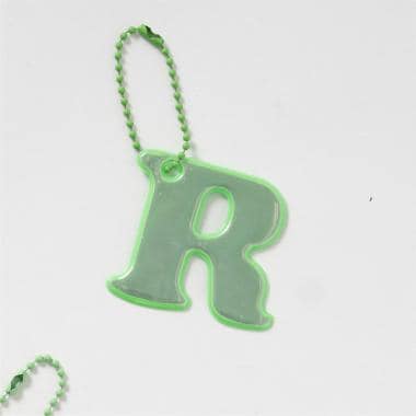 あんしんアルファベットリフレクターチャーム（緑）