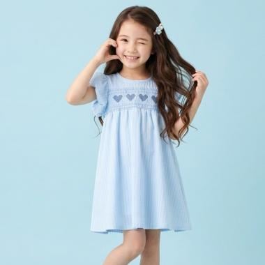 シャーリング刺しゅうパフスリーブワンピース
