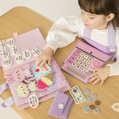 【TOYウェア】おかしなふくのカフェ