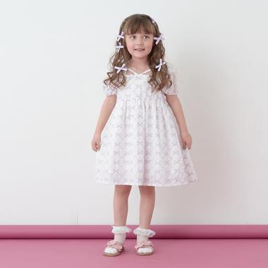 リボン刺しゅうたっぷりギャザーワンピース