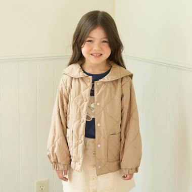 取外しできるセーラーカラー付きキルティングブルゾン