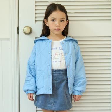 取外しできるセーラーカラー付きキルティングブルゾン