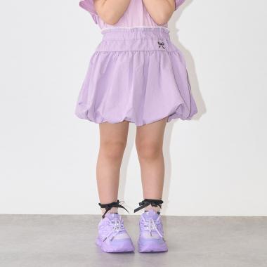 ふわっと広がるバルーンスカート