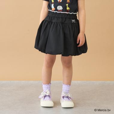 ふわっと広がるバルーンスカート