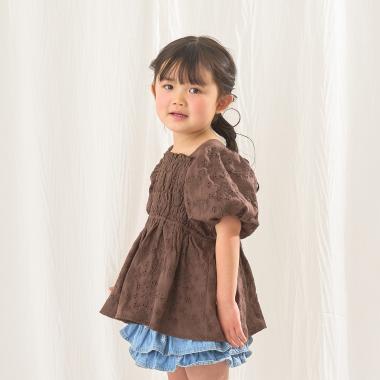 コットンレースパフスリーブシャーリングブラウス