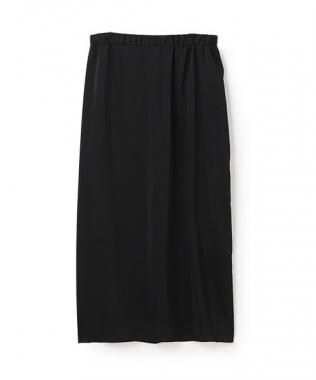 サテンタイトスカート