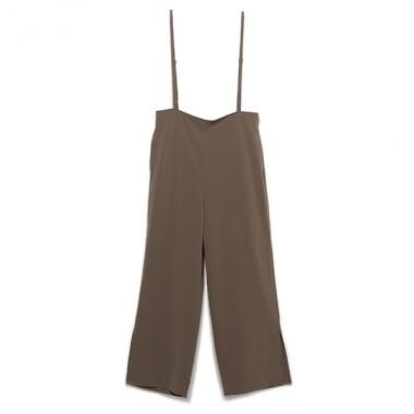 ショルダーストラップつきワイドパンツ