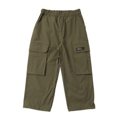 [ストレート]ナイロンリップストップ・8.5分丈カーゴパンツ