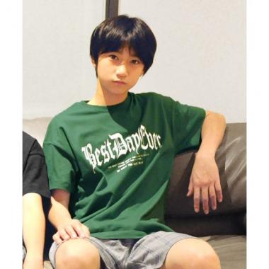 【大人向けサイズあり】天竺・ドロップショルダートライバルロゴ半袖Tシャツ