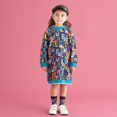 アルファベット総柄フードワンピース