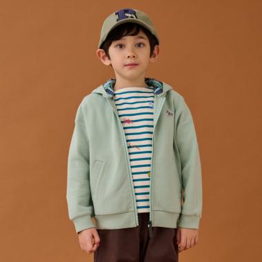 バックロゴエンボスジップパーカ