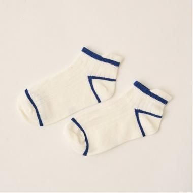 ベロつきソックス