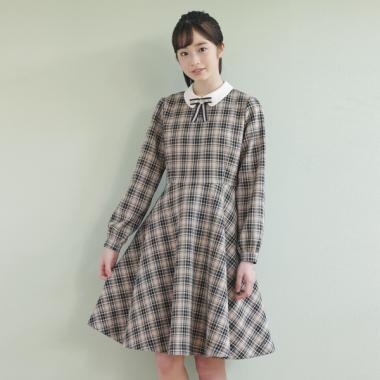 衿つきチェック柄フレアワンピース