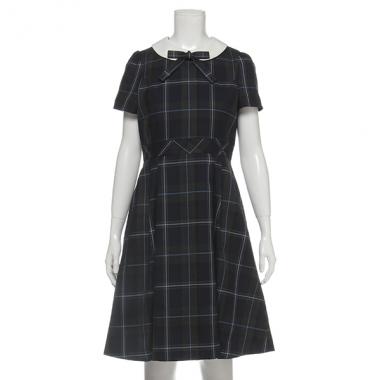 リボンつき丸衿フレアワンピース