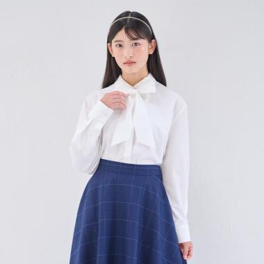 レース衿ボウタイブラウス