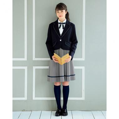 V開きジャンパースカート