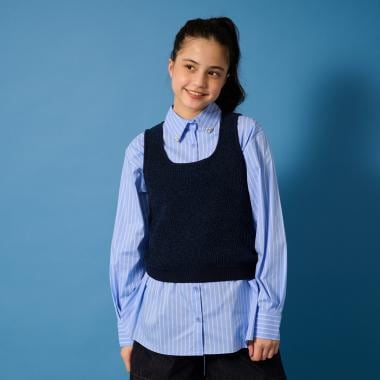 【AMI】パール衿シャツ×ニットベスト