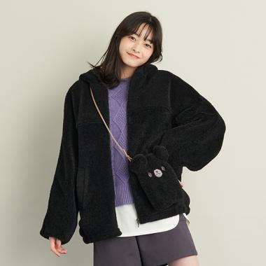 ポシェットつきボアブルゾン