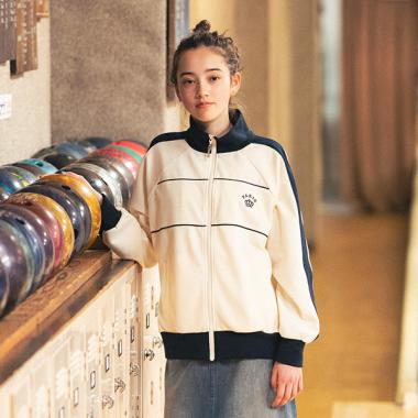 トラックジャケット