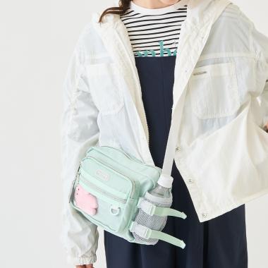 ペットボトル入れつきカジュアルショルダーバッグ