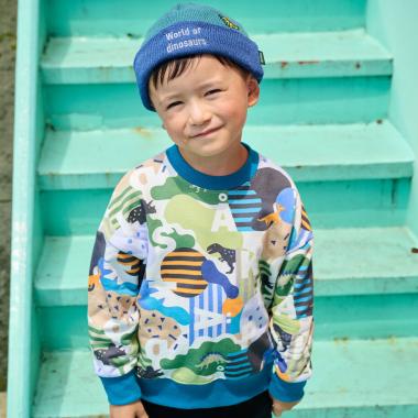 恐竜×ロゴ総柄トレーナー