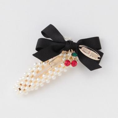 リボンチェリーパール調ビーズヘアクリップ