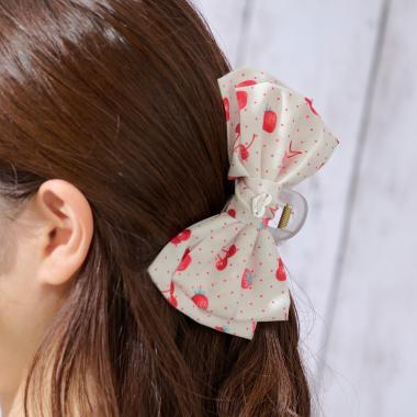 イチゴチェリードット柄　リボンヘアクリップ