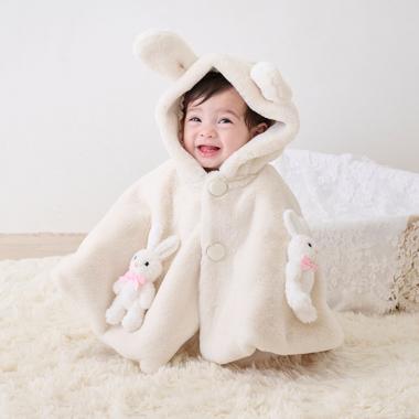 うさぎぬいぐるみつき　フェイクファーケープ