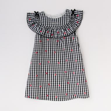 【人気商品再入荷】【直営店で取り扱い無し】デニム・ギンガム　イチゴ刺しゅうワンピース