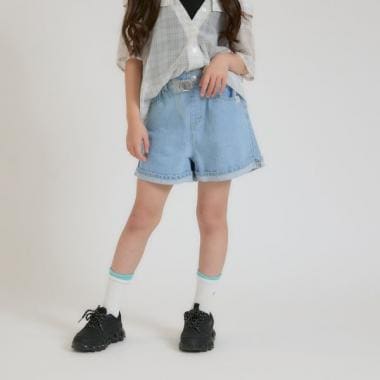クリアベルトつきデニムショートパンツ