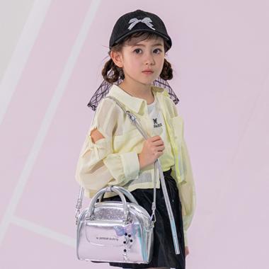 チャームつき2WAYボストンバッグ