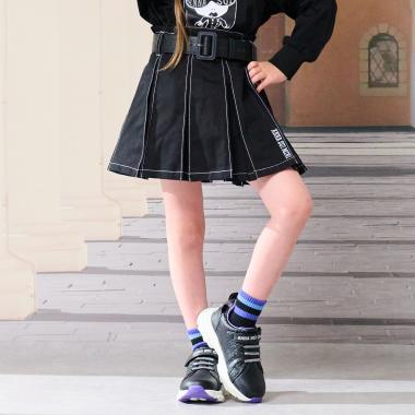 ベルトつきツイルスカート+1分丈スパッツ