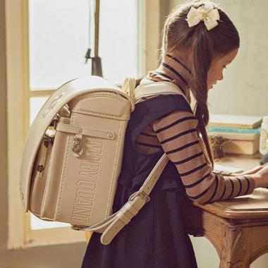 【MARY QUANT(マリークヮント)】エンボスデイジーランドセル