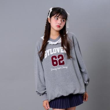 レースつきナンバリングプルオーバー