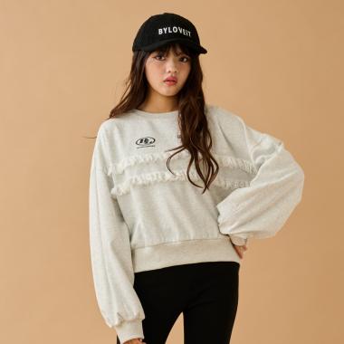 レースつきプルオーバー