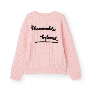 ケーブルコード刺しゅうニット