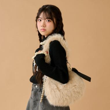 ファーショルダーバッグ