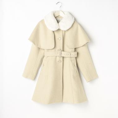 ケープつきコート