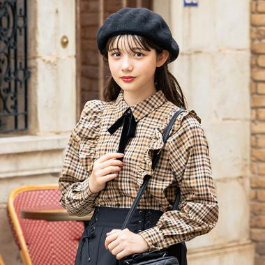 リボンつきフリルシャツ