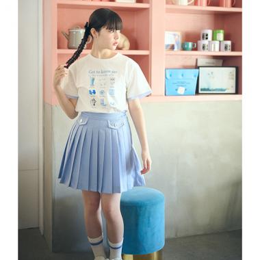 フラップボタン細プリーツスカパン