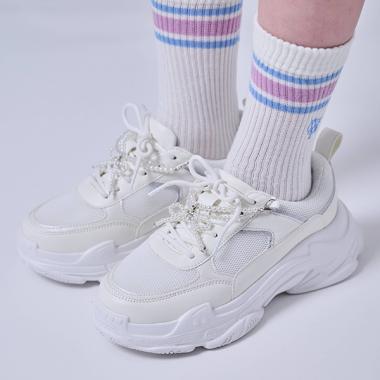 パールチャームつきダッドスニーカー