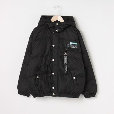 ロゴチャームつきダウン入りジャケット