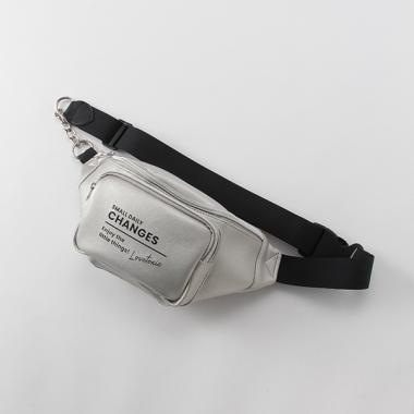 リングチェーンつき合皮ウエストバッグ