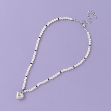 パール風ネックレス