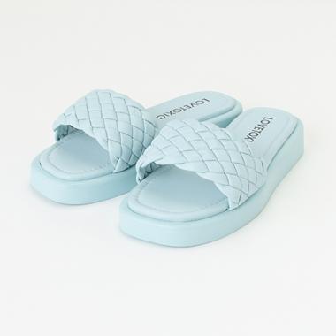 エナメル調サンダル