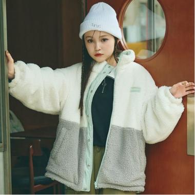 リバーシブルボアブルゾン